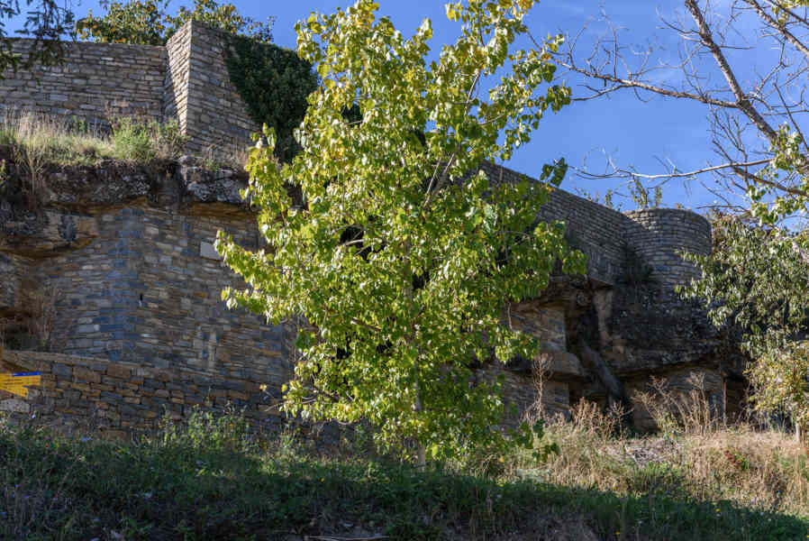 Huesca - Roda de Isábena 29 - muralla.jpg